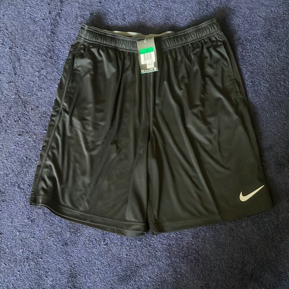 Men’s Brand New Nike Shorts -XL